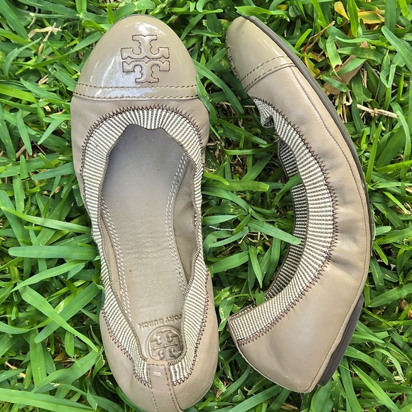Tory Burch Tan Slip-On Flats Size 9M - Picture 3 of 8
